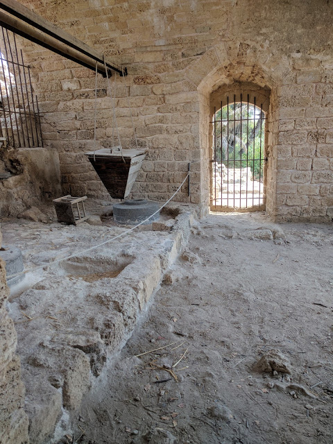 תחנת הקמח בפנים