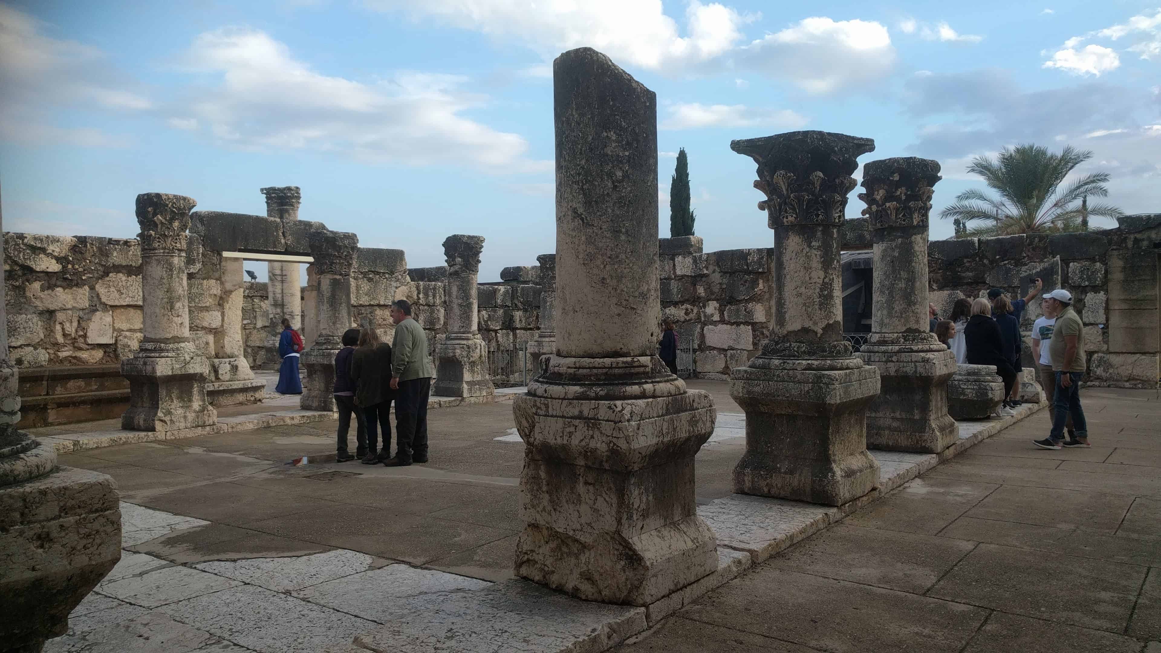 נצרות סובב כנרת בית הכנסת בכפר נחום