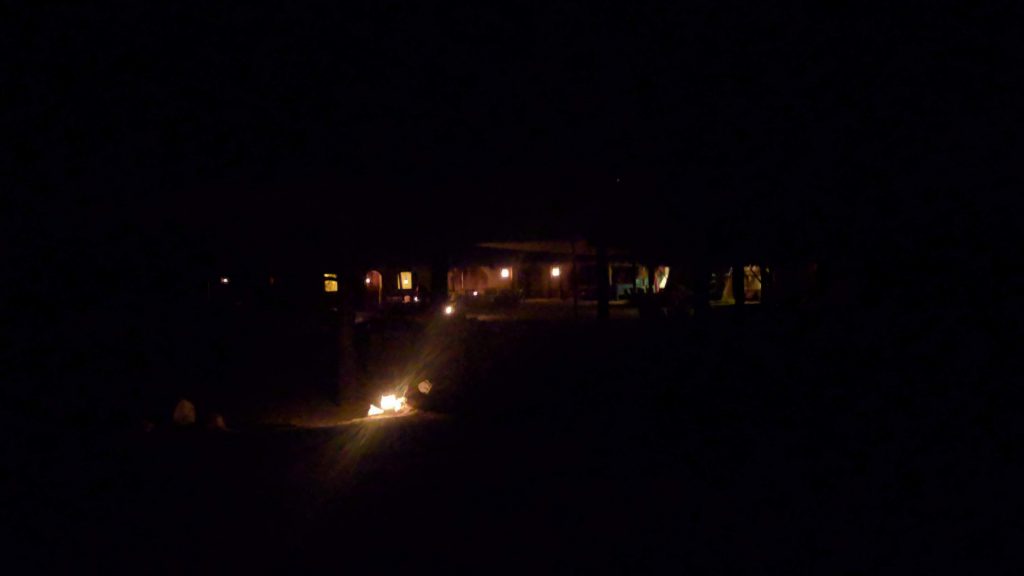 מתחם חאן באורתיים בלילה