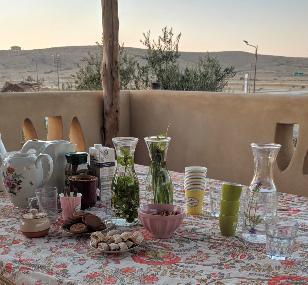 מה לעשות שדה בוקר - על כביש 40