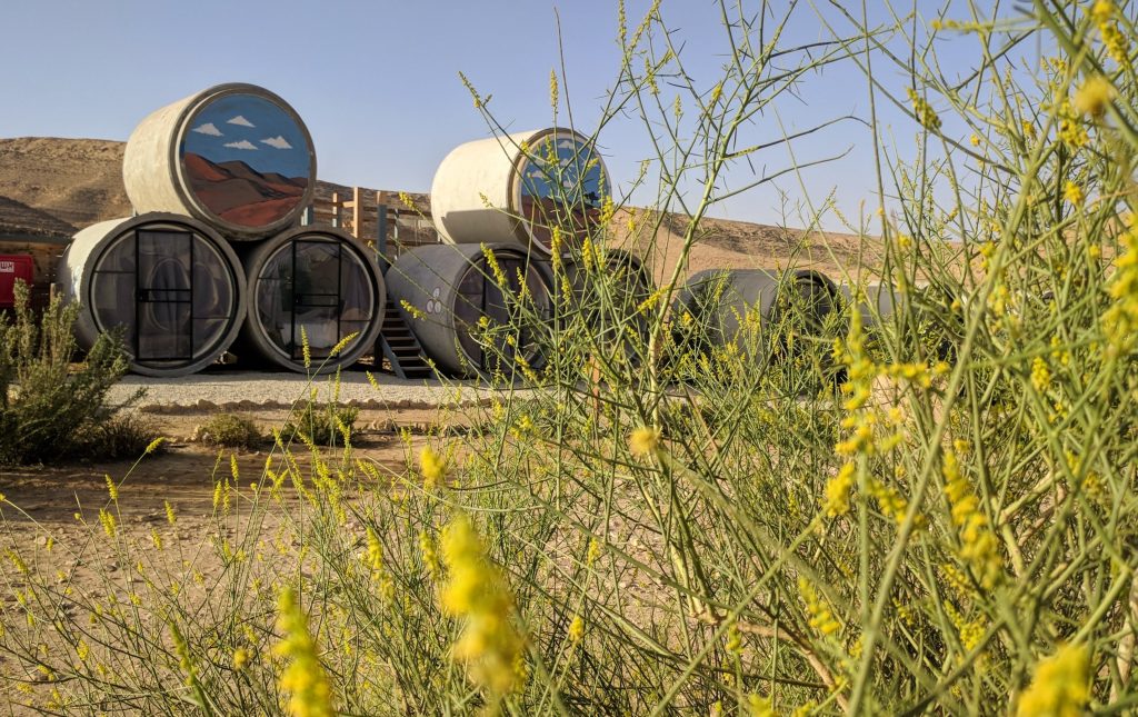 שדה בוקר - על כביש 40 - תיירות מדברית חוות נאות