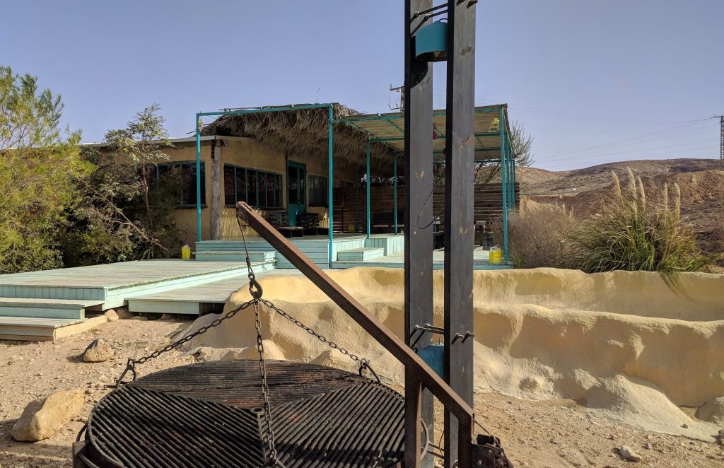 שדה בוקר - על כביש 40 - תיירות מדברית חוות נאות