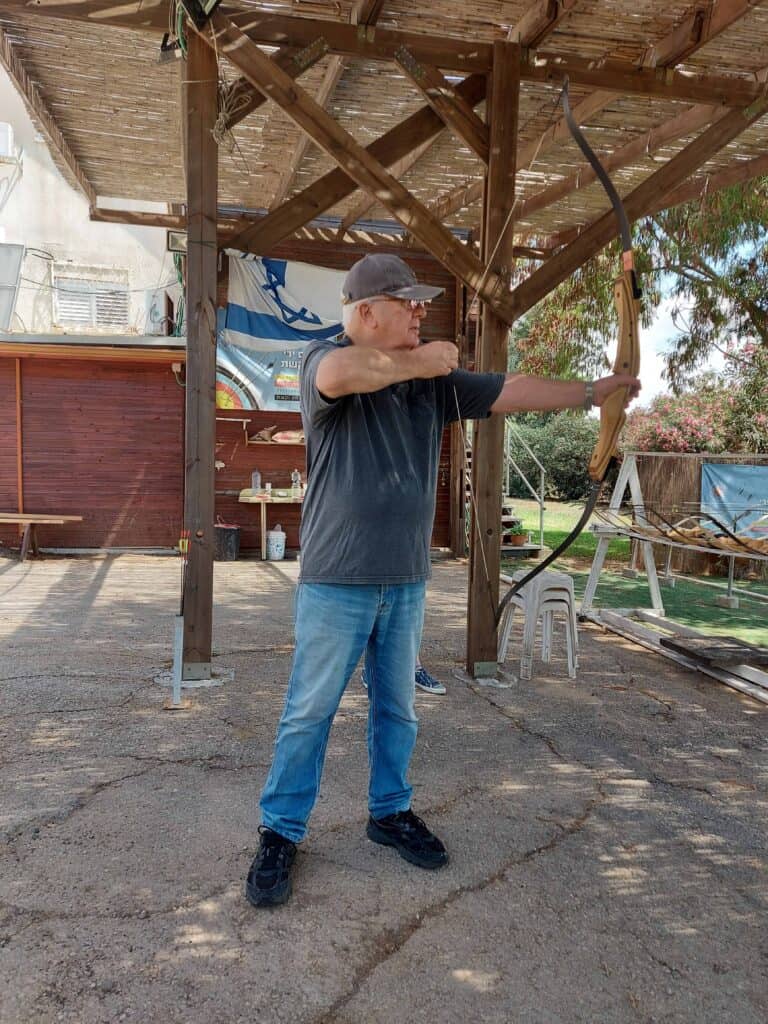 טיול בארץ - מתחם הירי בחץ וקשת בכוכב מיכאל